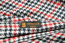 Laden Sie das Bild in den Galerie-Viewer, Produkte Kaschmirschal weiß/rot/schwarz kariert Detail