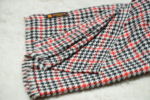 Laden Sie das Bild in den Galerie-Viewer, Kaschmirschal weiß/rot/schwarz kariert Fransen