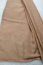 Laden Sie das Bild in den Galerie-Viewer, Kaschmir-Schal Kani-Weberei rosa/beige Totale