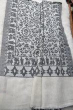 Laden Sie das Bild in den Galerie-Viewer, Kaschmir-Schal Kani-Weberei schwarz/weiß Totale