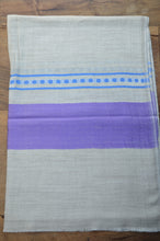 Ladda upp bild till gallerivisning, Kaschmirschal lila himmelblau grau Seidenrand Totale