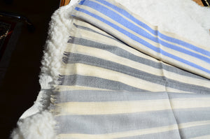 Kaschmir-Schal gestreift blau/schwarz/beige gefächert